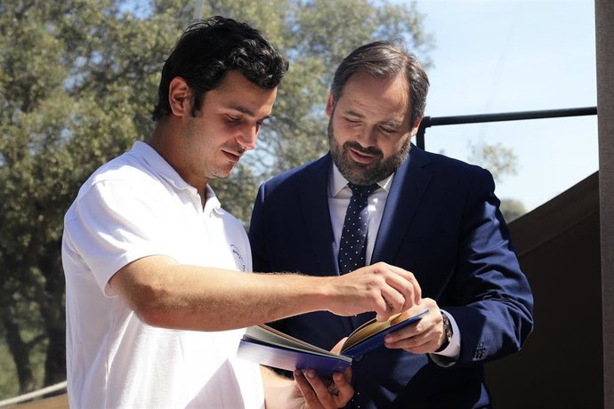 El presidente del PP de C-LM, Paco Núñez, en Hormigos