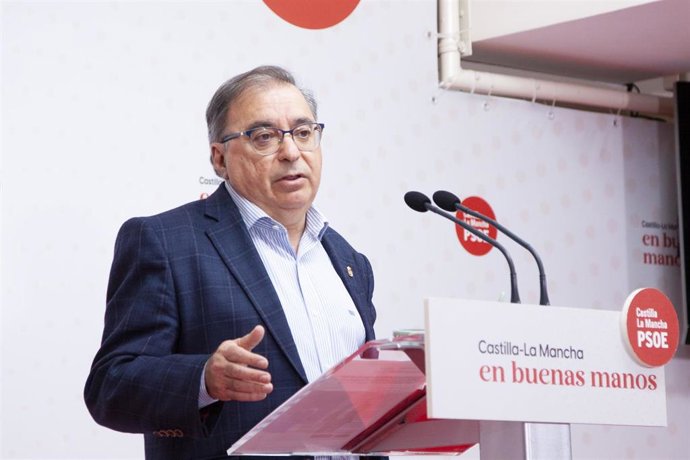 El presidente del Grupo Parlamentario Socialista en las Cortes de C-LM, Fernando Mora