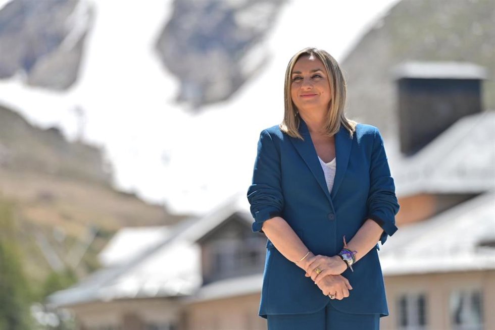 La consejera de Fomento, Marifrán Carazo, tras el Consejo de Gobierno celebrado en Sierra Nevada