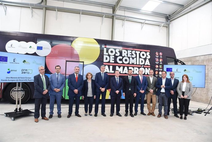 El presidente de C-LM, Emiliano García-Page, en el Ecoparque de Toledo