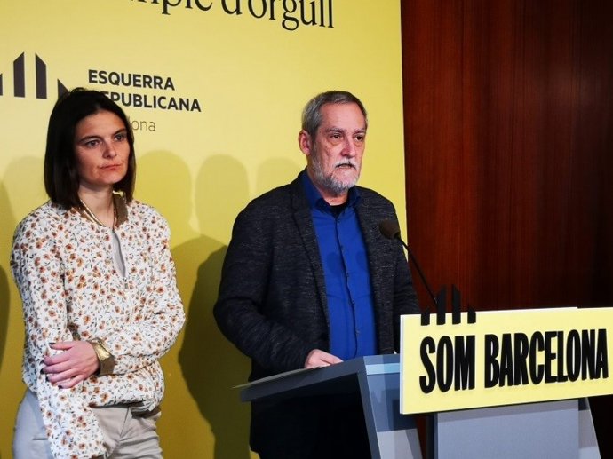 Los concejales de ERC, Rosa Suriñach y Jordi Coronas.