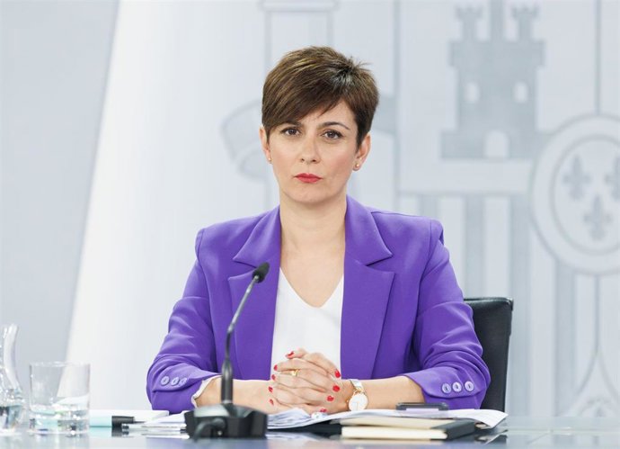 La ministra Portavoz y de Política Territorial, Isabel Rodríguez, durante una rueda de prensa posterior a la reunión del Consejo de Ministros, en el Palacio de la Moncloa, a 28 de marzo de 2023, en Madrid (España). El Consejo de Ministros ha aprobado ho