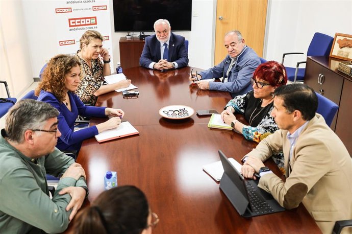 CCOO-A y el Colegio Oficial de Enfermería apuestan por mejorar las condiciones de trabajo de este colectivo.