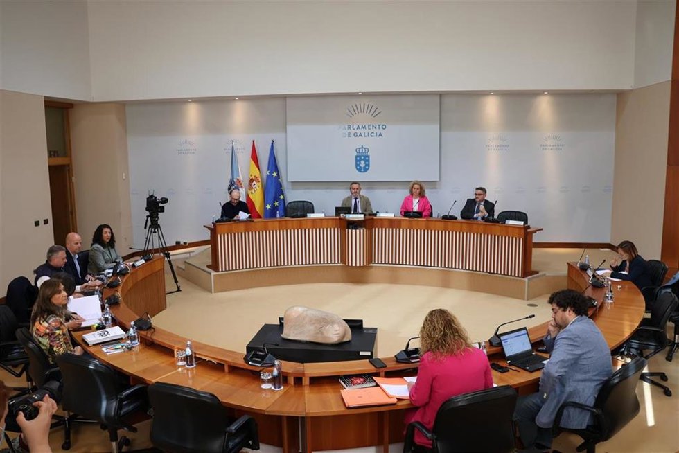 Comisión 8, de Pesca e Marisqueo, del Parlamento gallego.