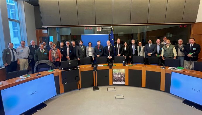 El proyecto LIFE Agromitiga, coordinado por la Asociación Española de Agricultura de Conservación-Suelos Vivos y en el que participa Asaja Sevilla, ha celebrado este martes en la sede del Parlamento Europeo en Bruselas un seminario.