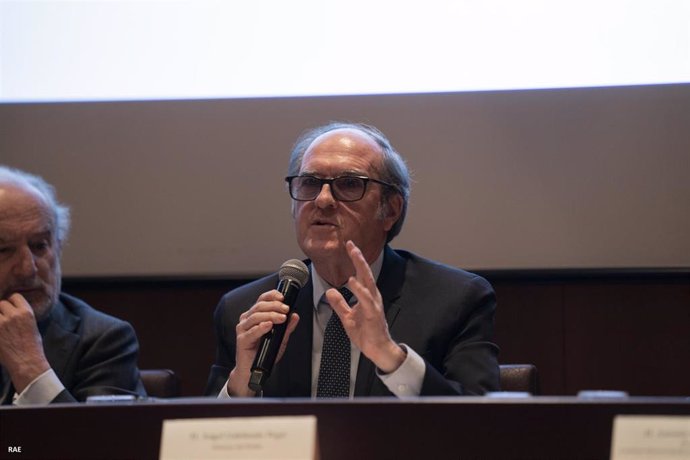 El Defensor del Pueblo, Ángel Gabilondo, en la presentación de la Red Panhispánica de Lenguaje Claro