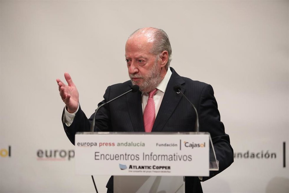El presidente de la Diputación y de la Federación Andaluza de Municipios y Provincias (FAMP), Fernando Rodríguez Villalobos