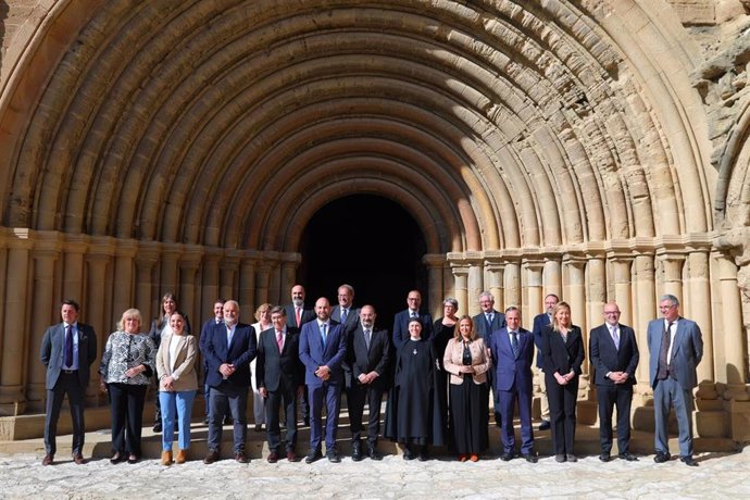El Consejo de Gobierno de Aragón se ha reunido en el monasterio de Santa María de Sijena.