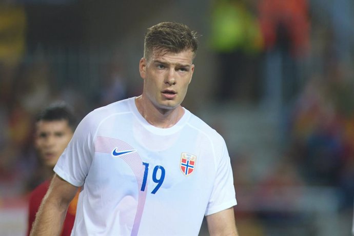 Alexander Sorloth of Norway looks on during the UEFA EURO 2024 qualifying round group A match between Spain and Norway at La Rosaleda Stadium on March 25, 2023 in Malaga, Spain.