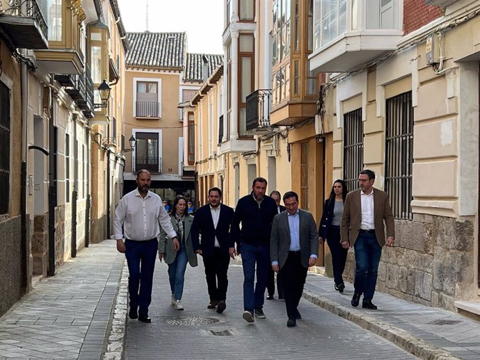 El ministro de Asuntos Exteriores, José Manuel Albares, participa en un acto público en Medina de Rioseco (Valladolid).