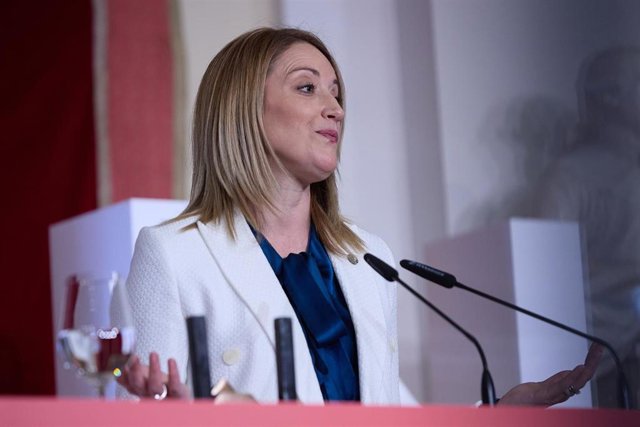 Archivo - La presidenta del Parlamento Europeo, Roberta Metsola, recibe el Premio Mujer del Año en la Real Academia de Bellas Artes de San Fernando, a 26 de enero de 2023, en Madrid (España). 