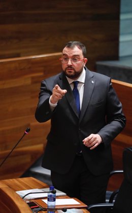 Archivo - El presidente del Principado, Adrián Barbón