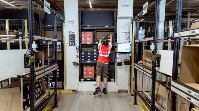 Geek+ robots power operations in CEVA Logisticss new distribution center.
