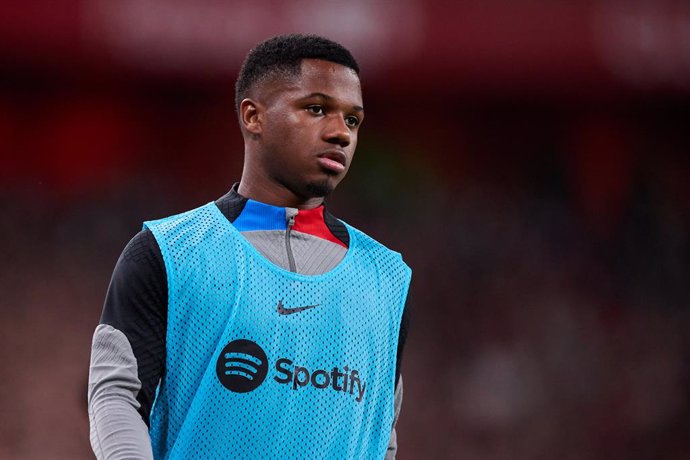 Ansu Fati of FC Barcelona warms up during the LaLiga Santander match between Athletic Club and FC Barcelona at San Mames  on March 12, 2023, in Bilbao, Spain.