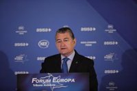 Sanz critica la ausencia de los grupos de izquierda en la comisión Faffe: "Es una falta de respeto al Parlamento"