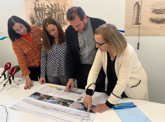 Presentación del proyecto de renovación de las márgenes de la dársena del Canal de Castilla en Valladolid.