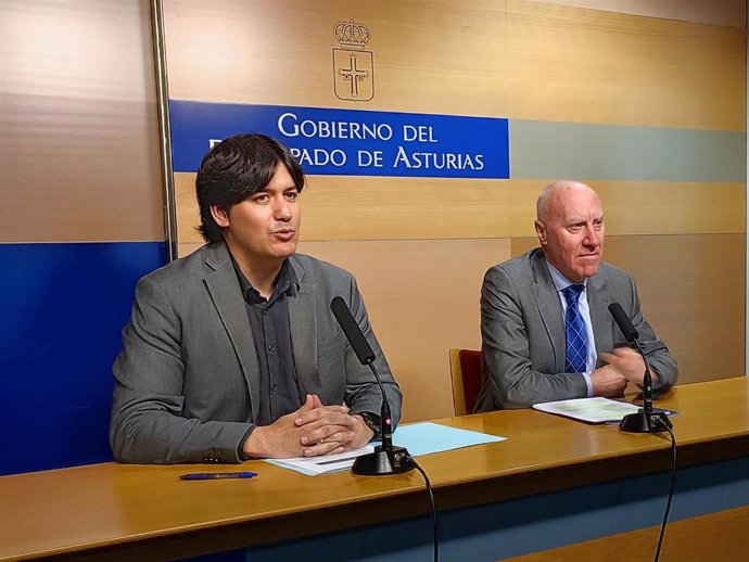 El consejero de Ciencia, Innovación y Universidad, Borja Sánchez, y el director de la Finba, Faustino Blanco.