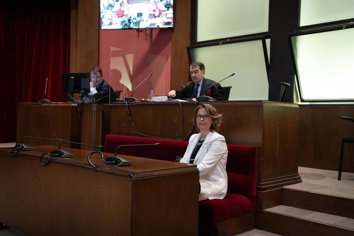 La consellera de Acción Exterior y Unión Europea de la Generalitat, Meritxell Serret, durante un juicio en el Tribunal Superior de Justicia de Catalunya (TSJC), a 29 de marzo de 2023, en Barcelona, Catalunya (España). Serret es juzgada por presunta deso