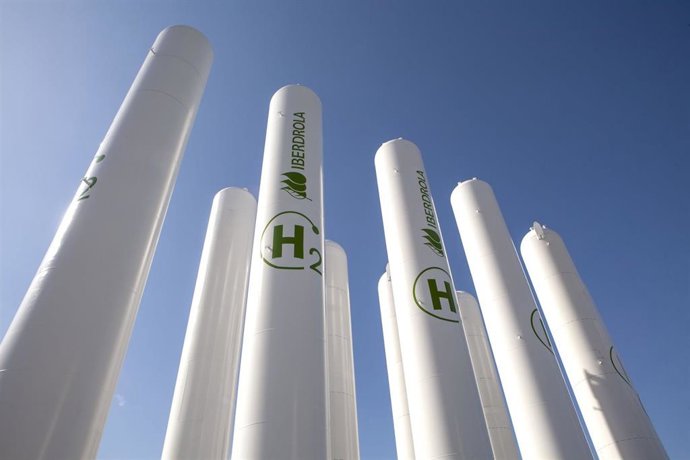 Archivo - Instalación de hidrógeno verde de Iberdrola.