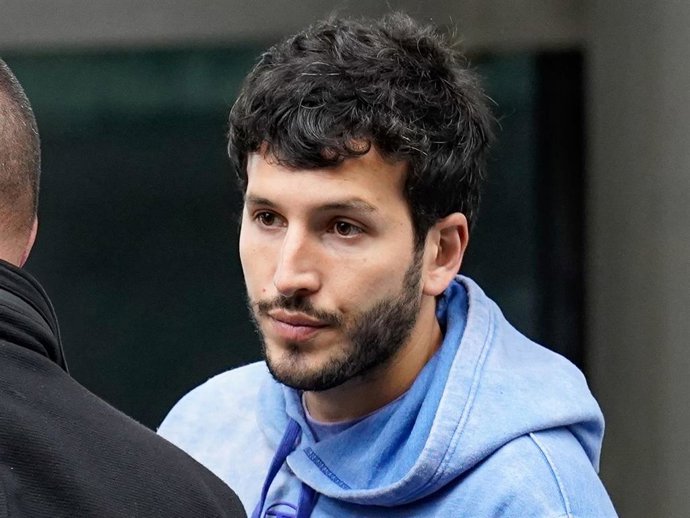 Sebastián Yatra, en el aeropuerto de Madrid