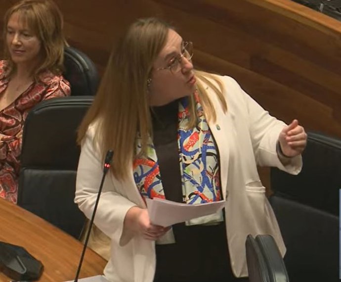 Lydia Espina en sede parlamentaria.