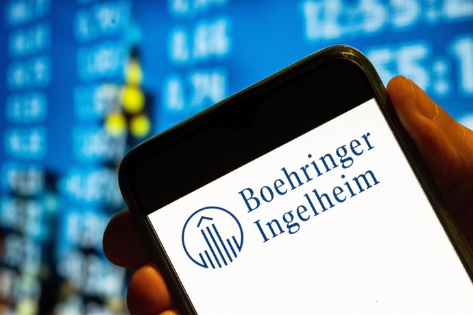 Archivo - July 25, 2022, China: In this photo illustration, the German research-driven pharmaceutical company Boehringer Ingelheim logo is displayed on a smartphone screen.