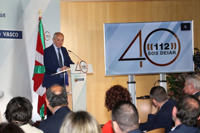 El vicelehendakari y consejero de Seguridad, Josu Erkoreka, en el 40 aniversario de SOS Deiak en Bilbao