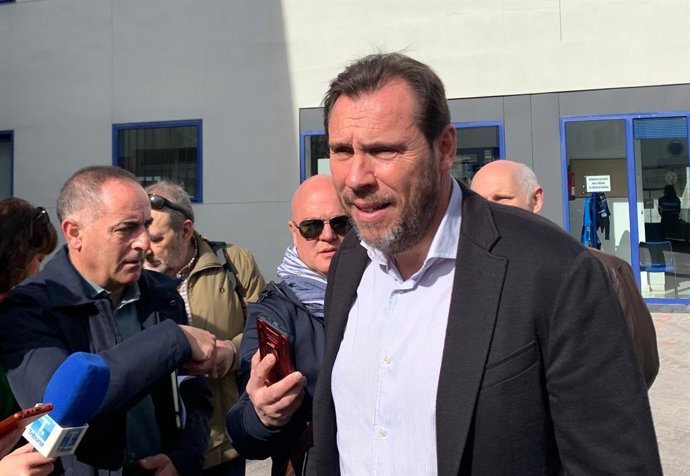 El alcalde de Valladolid, Óscar Puente, atiende a los medios de comunicación.