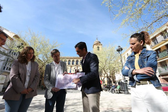 Visita del delegado de Fomento, Miguel Contreras, a Alcalá la Real