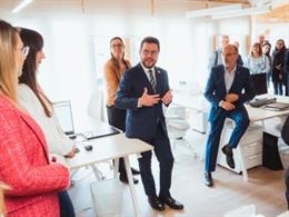 El presidente de la Generalitat, Pere Aragons, en el servicio Barnahus de Tarragona este miércoles