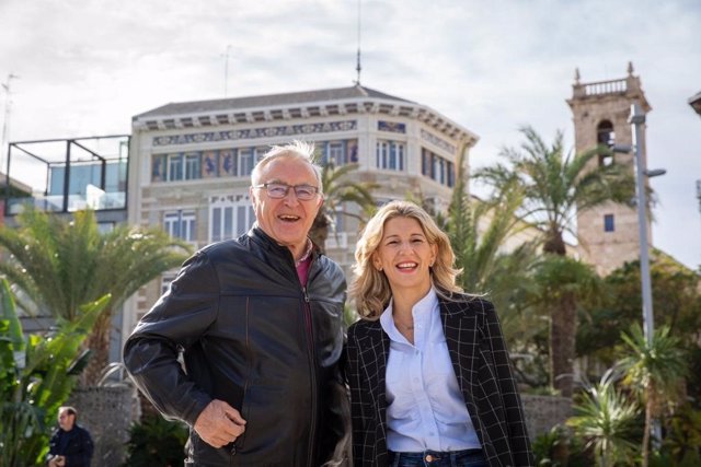 Archivo - El alcalde de València, Joan Ribó, y la vicepresidenta segunda del Gobierno y ministra de Trabajo y Economía Social, Yolanda Díaz, durante una visita de esta a la capital valenciana.