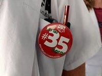 Sanitarios reclamarán mañana la vuelta a la jornada de 35 horas en una concentración frente a Hacienda
