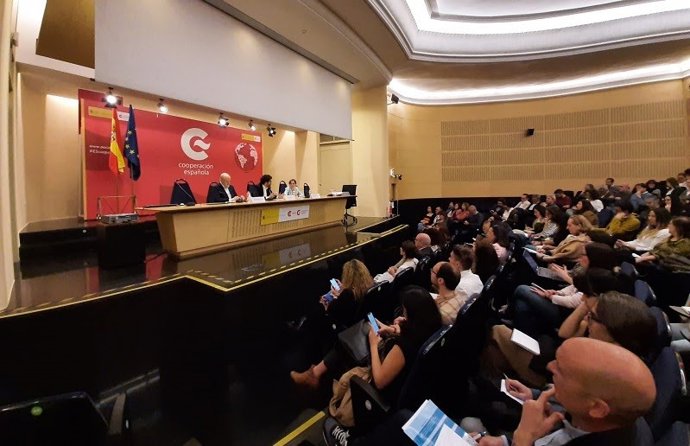 El director de AECID, Antón Leis, presenta los detalles de la convocatoria de subvenciones para 2023