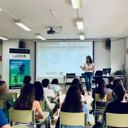 Archivo - Uno de los momentos de la charla a los alumnos de la FP dual en formato intensivo