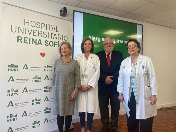 Expertos del Hospital Reina Sofía y de la UCO informan sobre la polinización y las alergias.