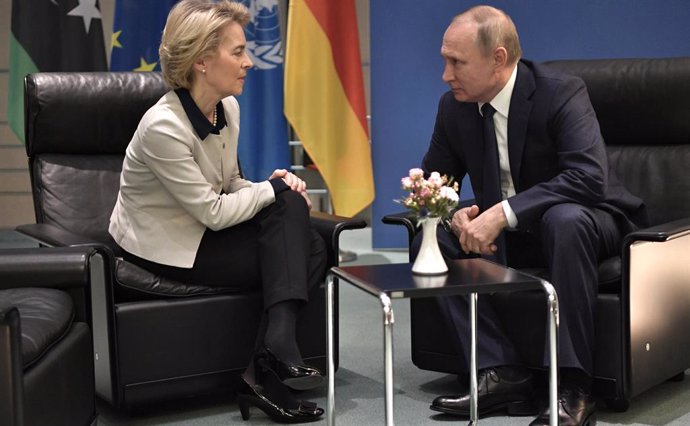 Archivo - Arxive - La presidenta de la Comissió Europea, Ursula von der Leyen, i el president rus, Vladimir Putin.