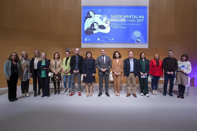 El conselleiro de Sanidade, Julio García Comesaña, en la jornada 'Saúde mental na muller: visión 360', en la Consellería de Sanidade. Santiago de Compostela.