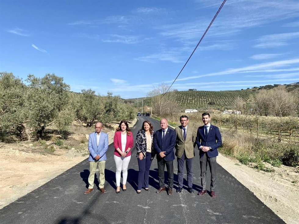 Np Capadr La Consejería De Agricultura Concluye Las Obras En El Camino Cerro Del Espartal, En Antequera