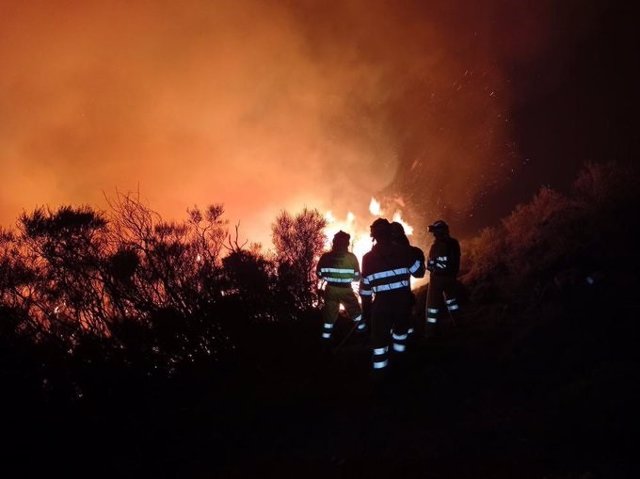 Archivo - Incendio forestal en Cantabria