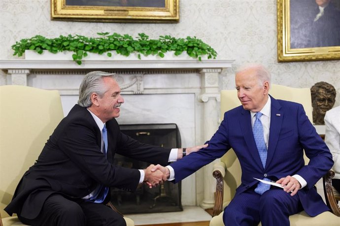 El presidente argentino, Alberto Fernández, y su homólogo estadounidense, Joe Biden
