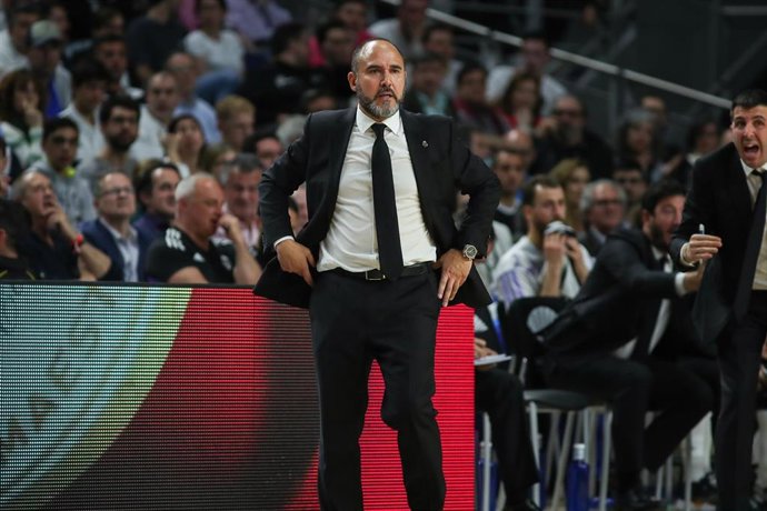 Chus Mateo, head coach of Real Madrid gestures during Turkish Airlines Euroleague basketball match between Real Madrid and Fenerbahce Beko Istanbul at Wizink Center on December 2022 in Madrid, Spain.