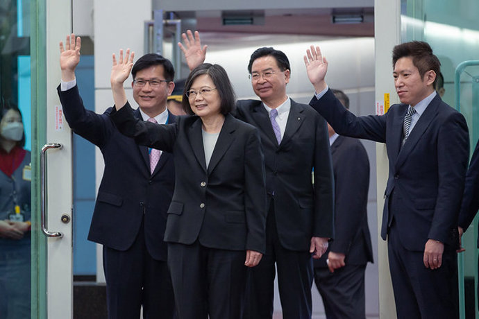 La presidenta de Taiwán,, Tsai Ing Wen, en el aeropuerto rumbo a Nueva York (EEUU)