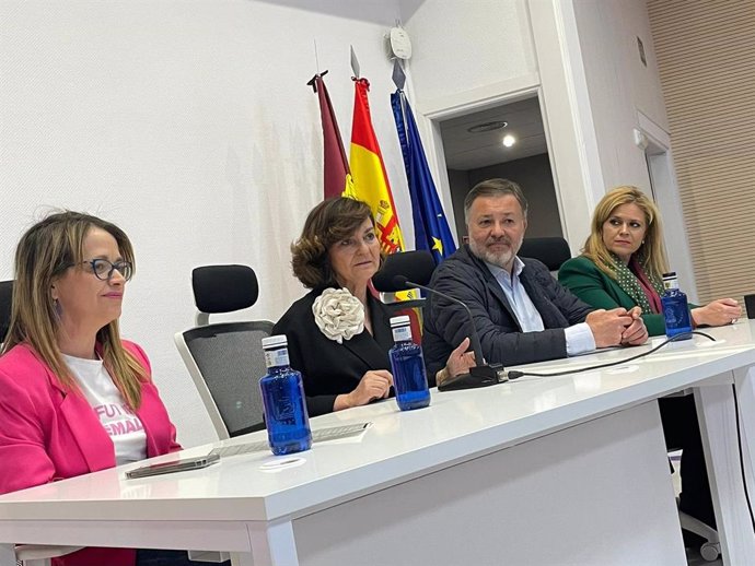 La presidenta de la Comisión de Igualdad y ex ministra, Carmen Calvo, en un acto en Cuenca.