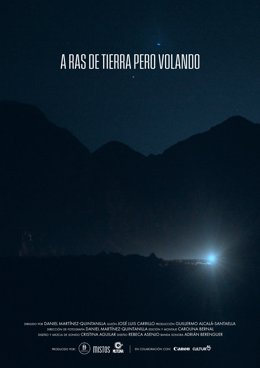 Cartel A ras de tierra pero volando