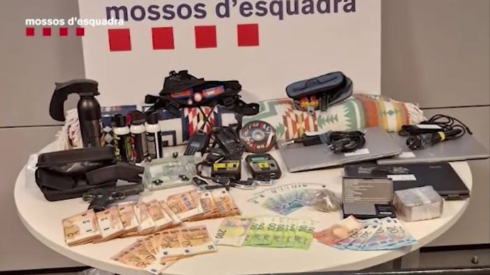 El material intervingut i diners en metllic 