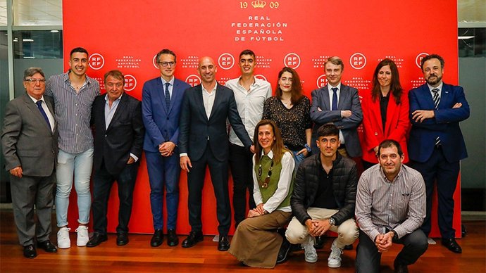Luis Rubiales tras la firma del acuerdo para incorporar a una persona con autismo al cuerpo técnico de todas las categorías de la selección.