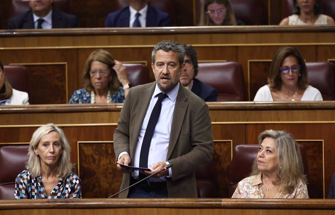 Archivo - El diputado del PP, Jaime de Olano, intreviene durante una sesión de control al Gobierno en el Congreso de los Diputados, a 21 de septiembre de 2022, en Madrid (España).