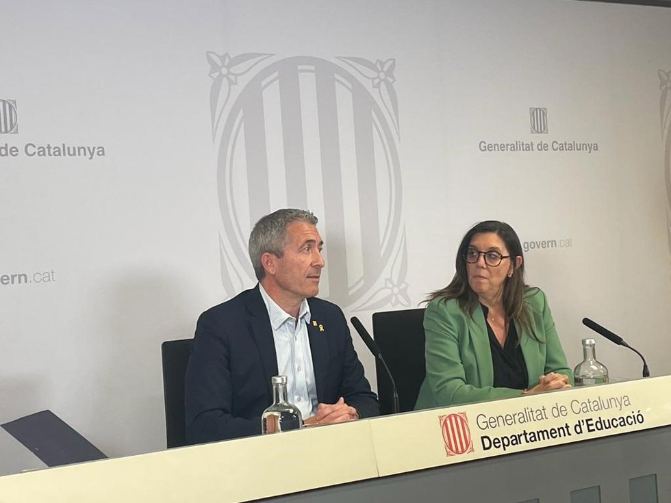 El conseller de Educación de la Generalitat, Josep Gonzlez-Cambray, y la secretaria general de Educación Patrícia Gom