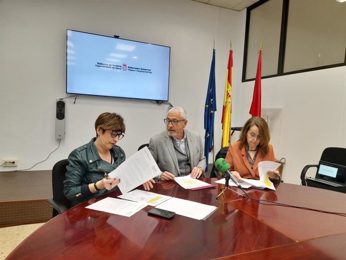 Carlos Artundo, María Luisa Los Arcos y Geno Ochando, durante la rueda de prensa