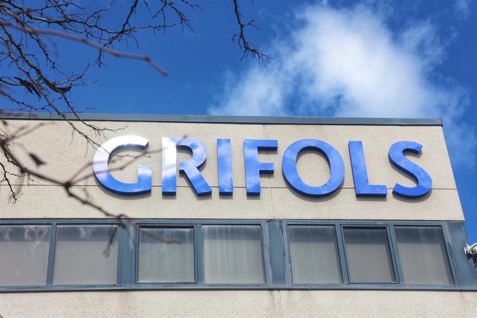 Fachada de la sede de Grifols, a 9 de marzo de 2023, en Coslada (Madrid). Especializada en el sector farmacéutico y hospitalario, Grifols es una compañía global líder en el sector de la salud dedicada al desarrollo de medicamentos derivados del plasma y